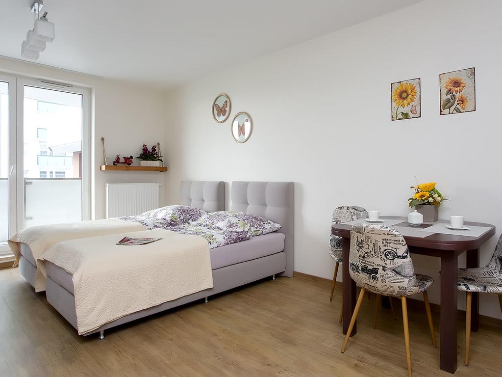 Manhattan Place Apartament Варшава Экстерьер фото